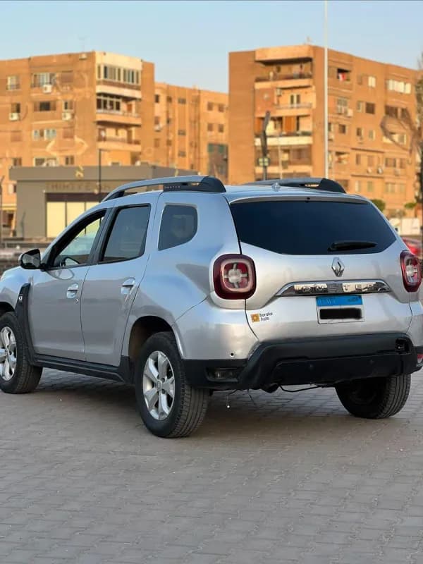 رينو داستر 2019 اتش2 فضي أوتوماتيك — مستعملة