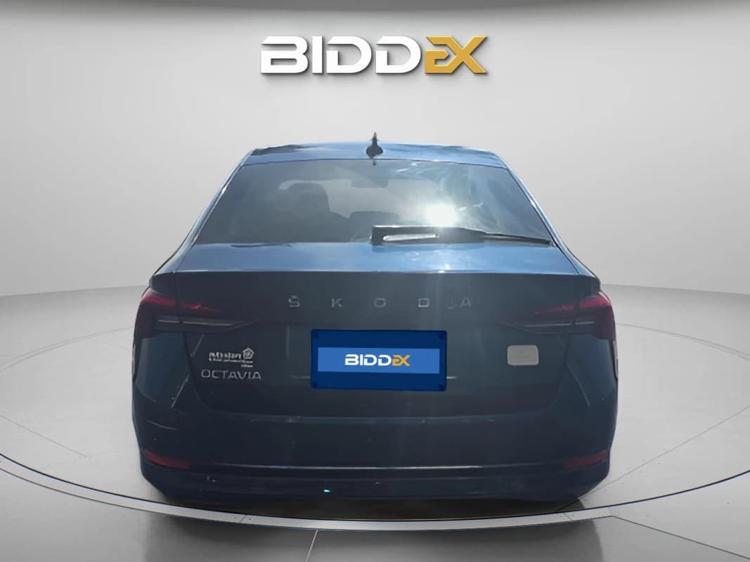 سكودا اوكتافيا A8 2021 امبيشن أزرق أوتوماتيك — مستعملة