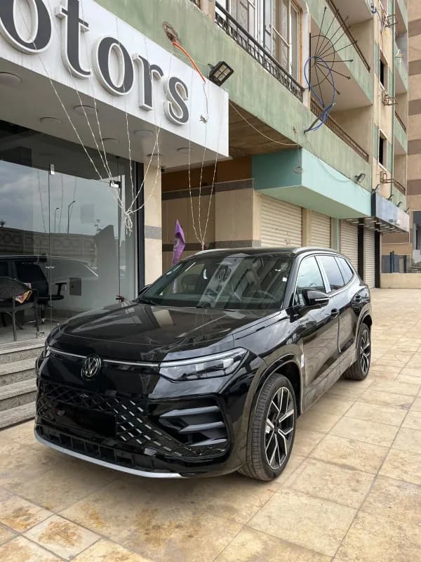 فولكس فاجن Tayron 2026 ار لاين أسود أوتوماتيك — جديدة