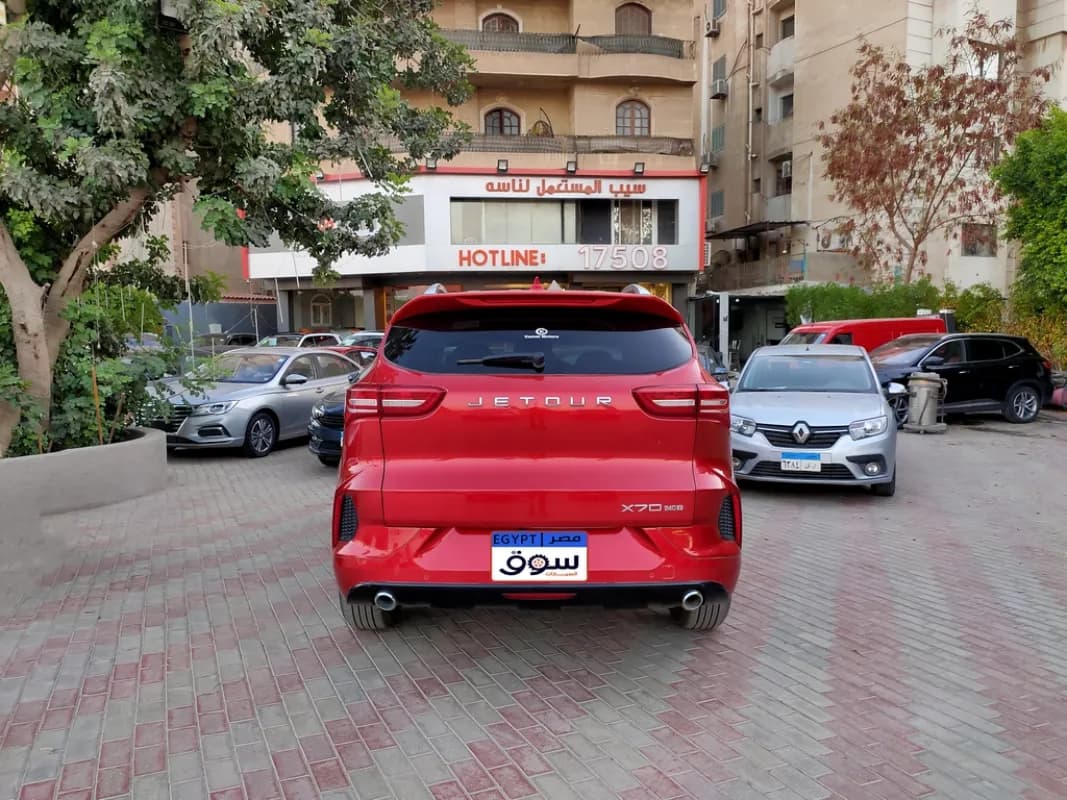 جيتور اكس 70 2024 لكشري أحمر أوتوماتيك — مستعملة