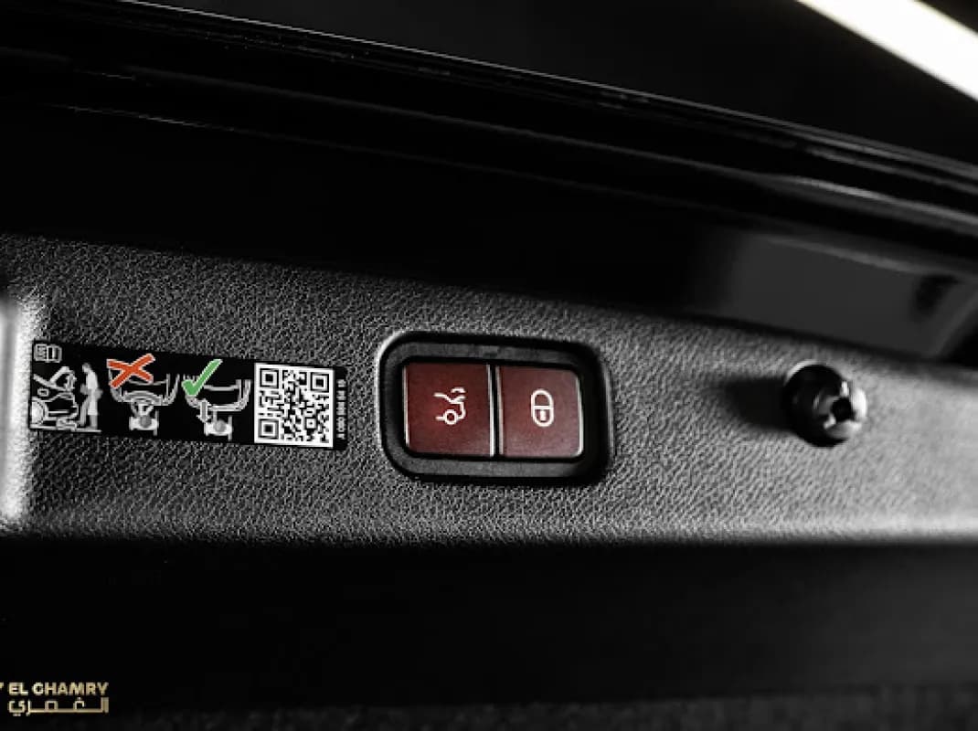 مرسيدس بنز E200 2026 بريميوم بلس أسود أوتوماتيك — جديدة