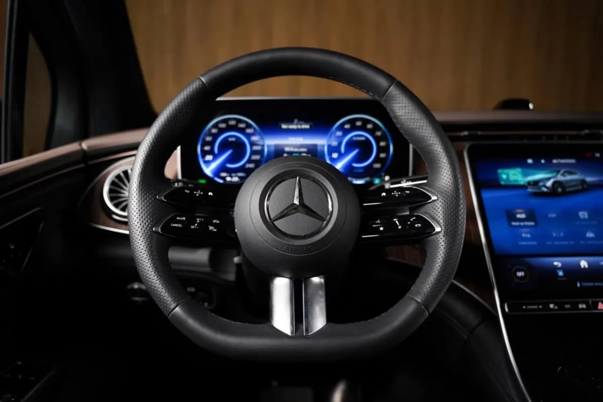 مرسيدس بنز EQE 350 2024 4 ماتك بني أوتوماتيك — جديدة