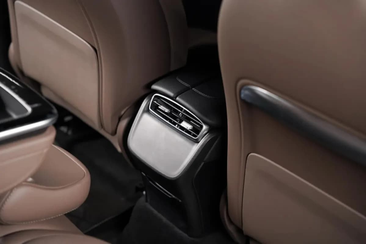 مرسيدس بنز EQE 350 2024 4 ماتك بني أوتوماتيك — جديدة
