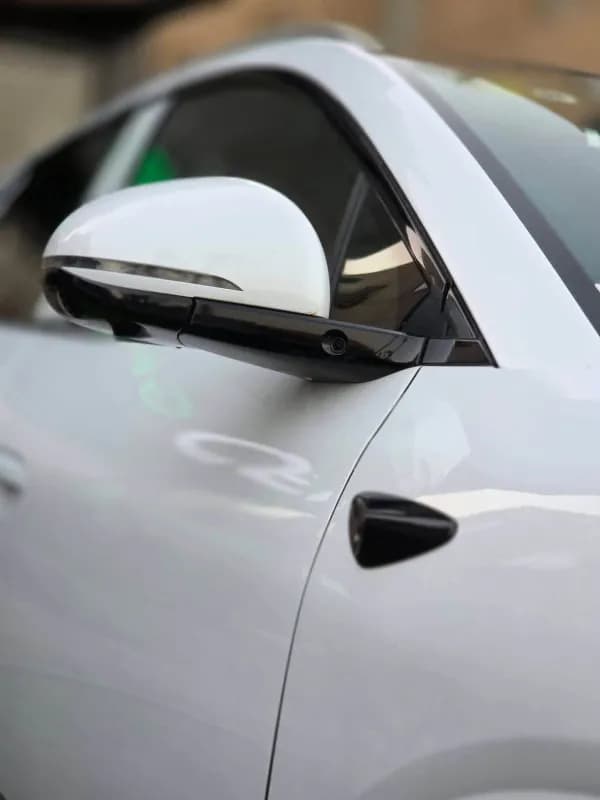 بي واي دي سيليون 06 2026 بيلوت بلاس ايدشن أبيض أوتوماتيك — جديدة