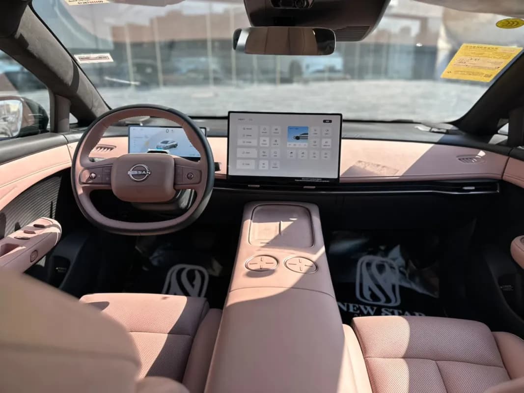 نيسان ان 7 2025 لونج رينج أسود أوتوماتيك — جديدة