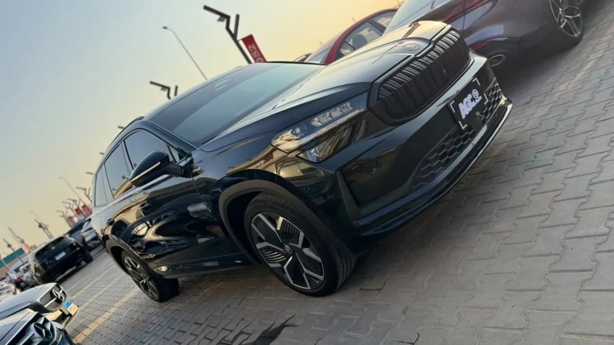 سكودا كودياك 2025 سبورت لاين أسود أوتوماتيك — مستعملة