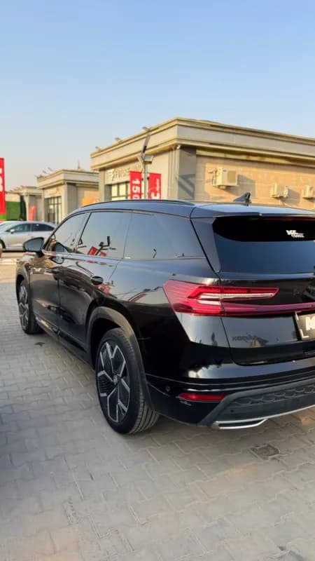 سكودا كودياك 2025 سبورت لاين أسود أوتوماتيك — مستعملة