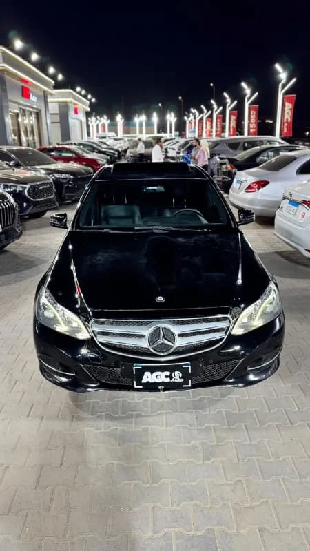 مرسيدس بنز E200 2016 افنجارد أسود أوتوماتيك — مستعملة