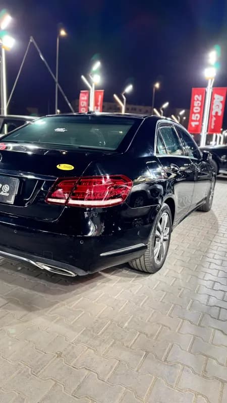 مرسيدس بنز E200 2016 افنجارد أسود أوتوماتيك — مستعملة
