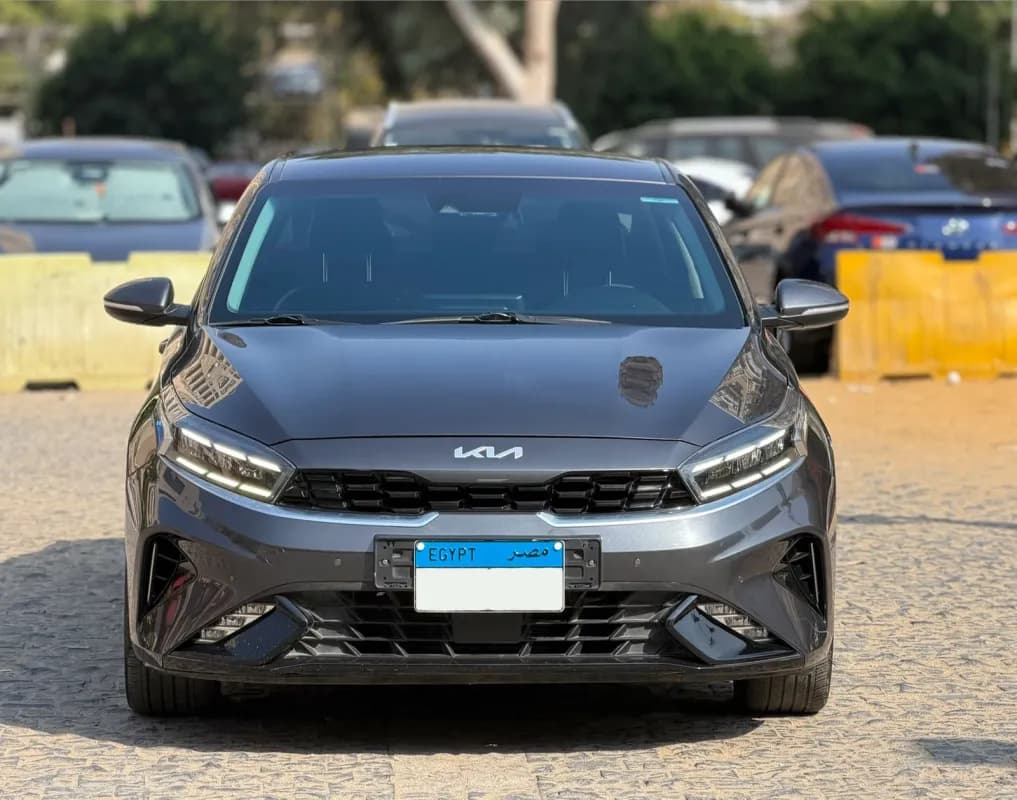 كيا كيه 3 2023 توب لاين رمادي أوتوماتيك — مستعملة