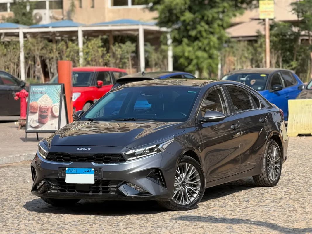 كيا كيه 3 2023 توب لاين رمادي أوتوماتيك — مستعملة