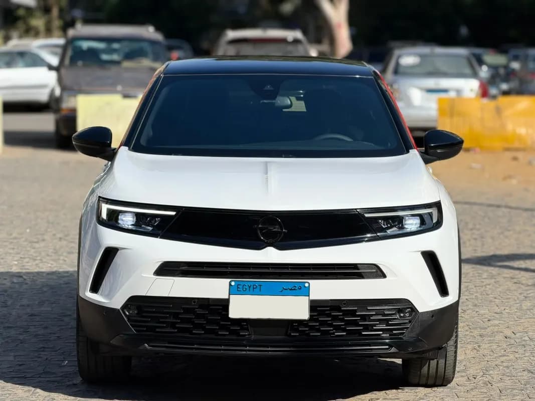 أوبل موكا 2024 بلاك اديشن أبيض أوتوماتيك — مستعملة