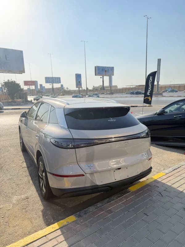 بي واي دي سيليون 06 2026 بيلوت بلاس ايدشن بيج أوتوماتيك — جديدة