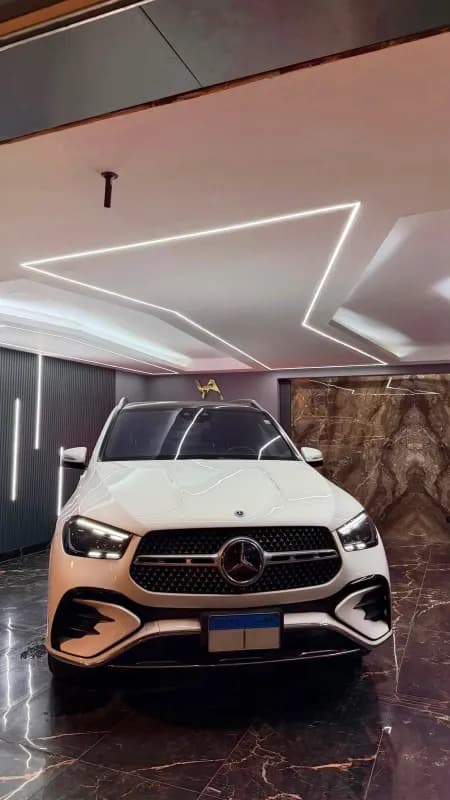 مرسيدس بنز GLE450 2024 ايه ام جي أبيض أوتوماتيك — مستعملة