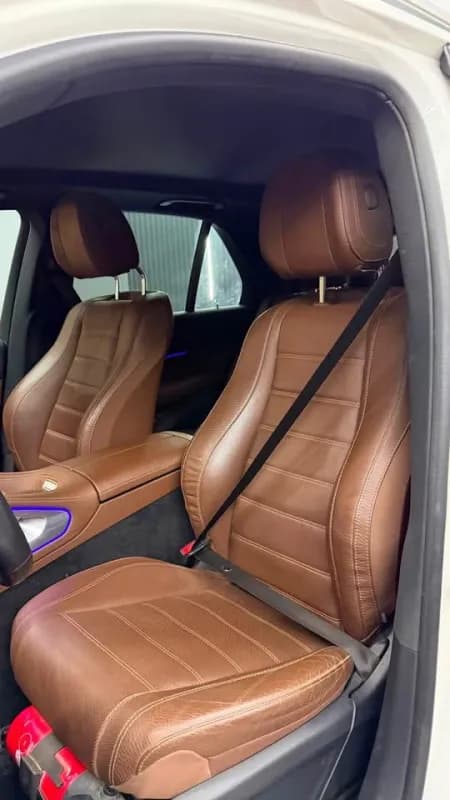 مرسيدس بنز GLE450 2024 ايه ام جي أبيض أوتوماتيك — مستعملة