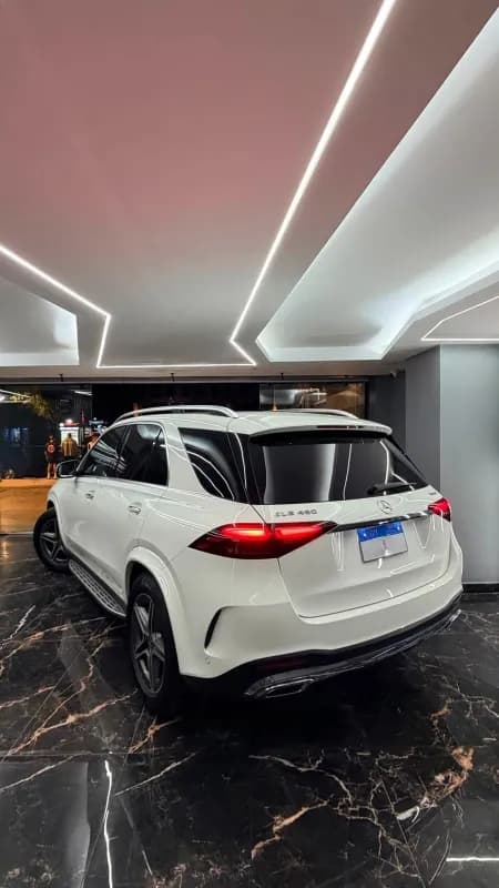 مرسيدس بنز GLE450 2024 ايه ام جي أبيض أوتوماتيك — مستعملة