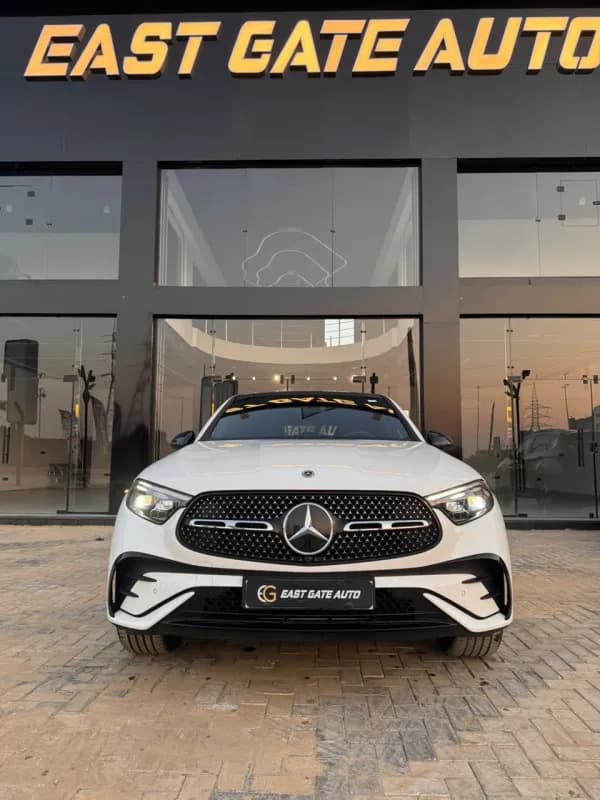 مرسيدس بنز GLC 300 2026 اي ام جي كوبيه أبيض أوتوماتيك — جديدة