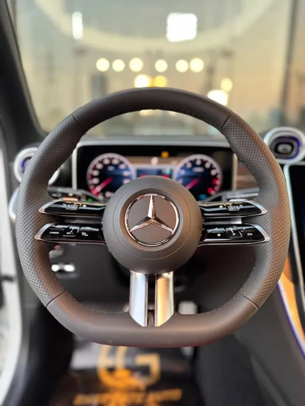 مرسيدس بنز GLC 300 2026 اي ام جي كوبيه أبيض أوتوماتيك — جديدة