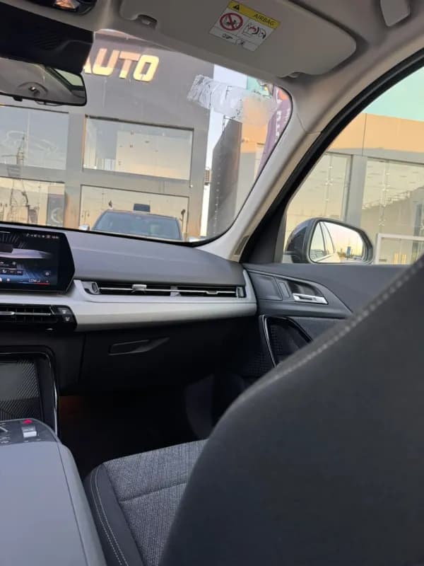 بي ام دبليو X1 2026 اس داريف أسود أوتوماتيك — جديدة