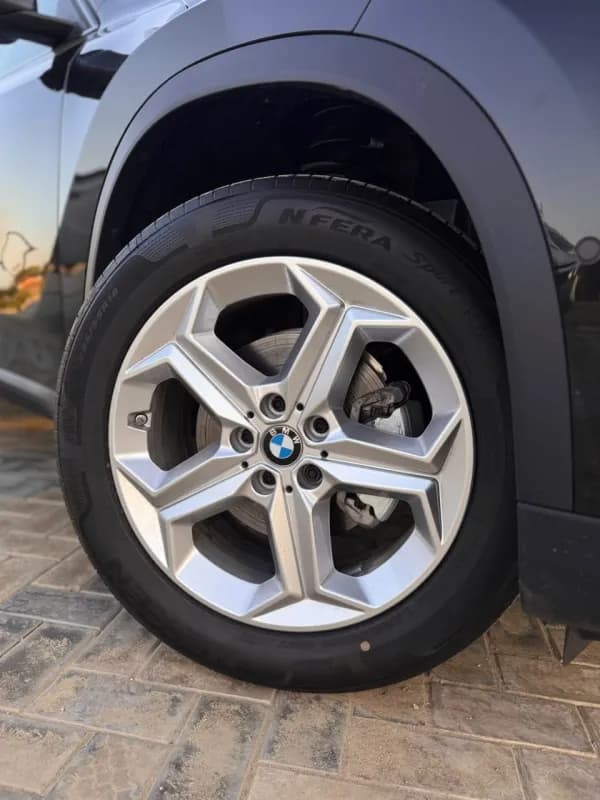 بي ام دبليو X1 2026 اس داريف أسود أوتوماتيك — جديدة