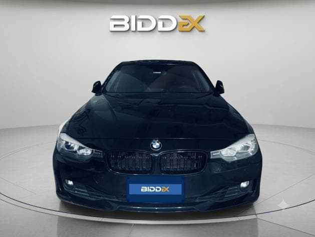 BMW 320i 2014 Luxury Line Black Automatic — Used - 1