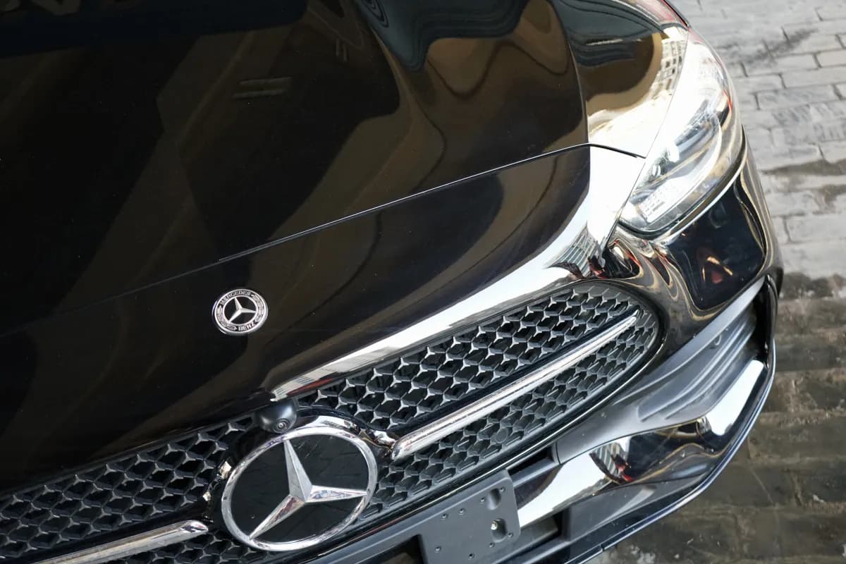 مرسيدس بنز C200 2026 بريميوم بلس أسود أوتوماتيك — جديدة