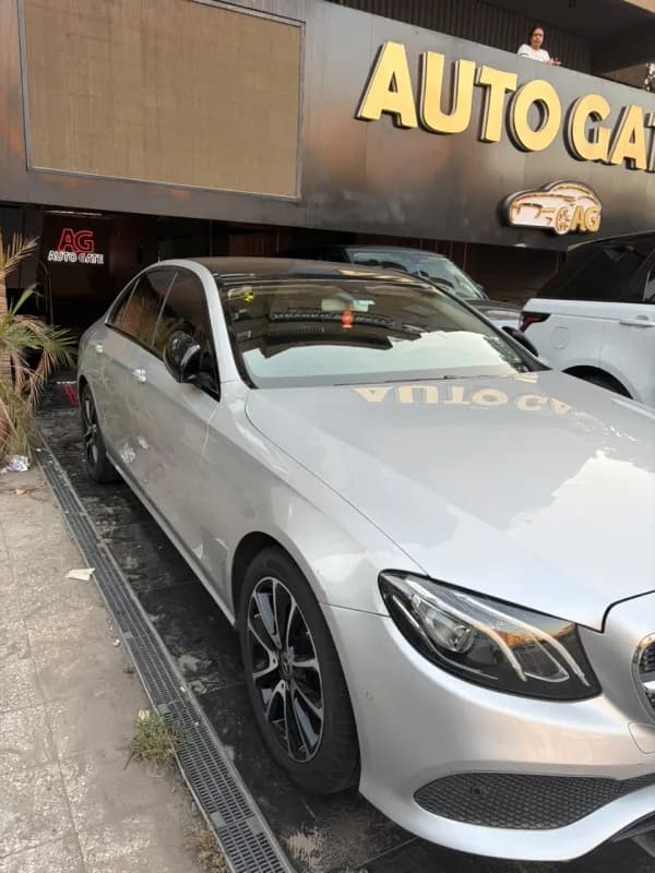 Mercedes-Benz E200 2018 Avantgarde plus Silver Automatic — Used