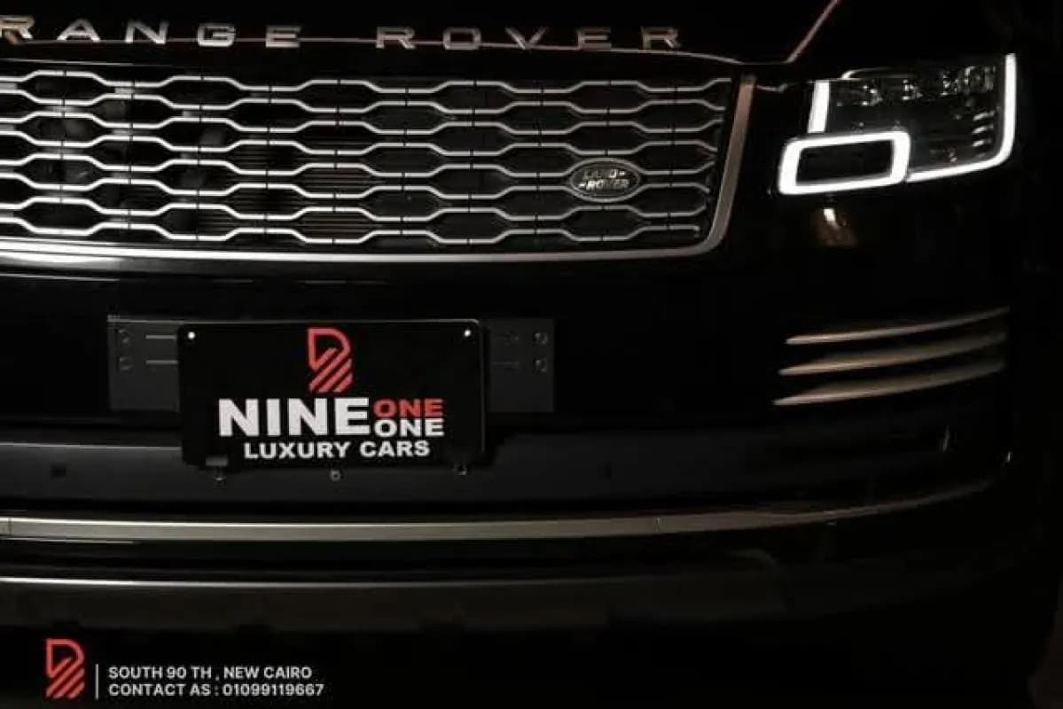 رينج روفر فوج 2019 بي 400 أسود أوتوماتيك — مستعملة