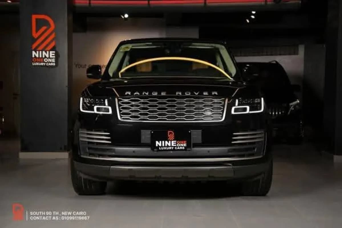 رينج روفر فوج 2019 بي 400 أسود أوتوماتيك — مستعملة