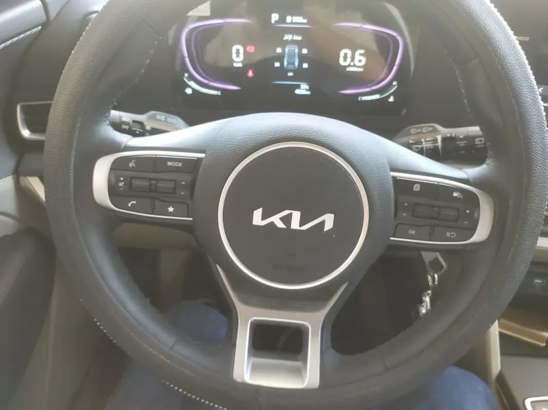 Kia Sportage 2024 Premium White Automatic — Used