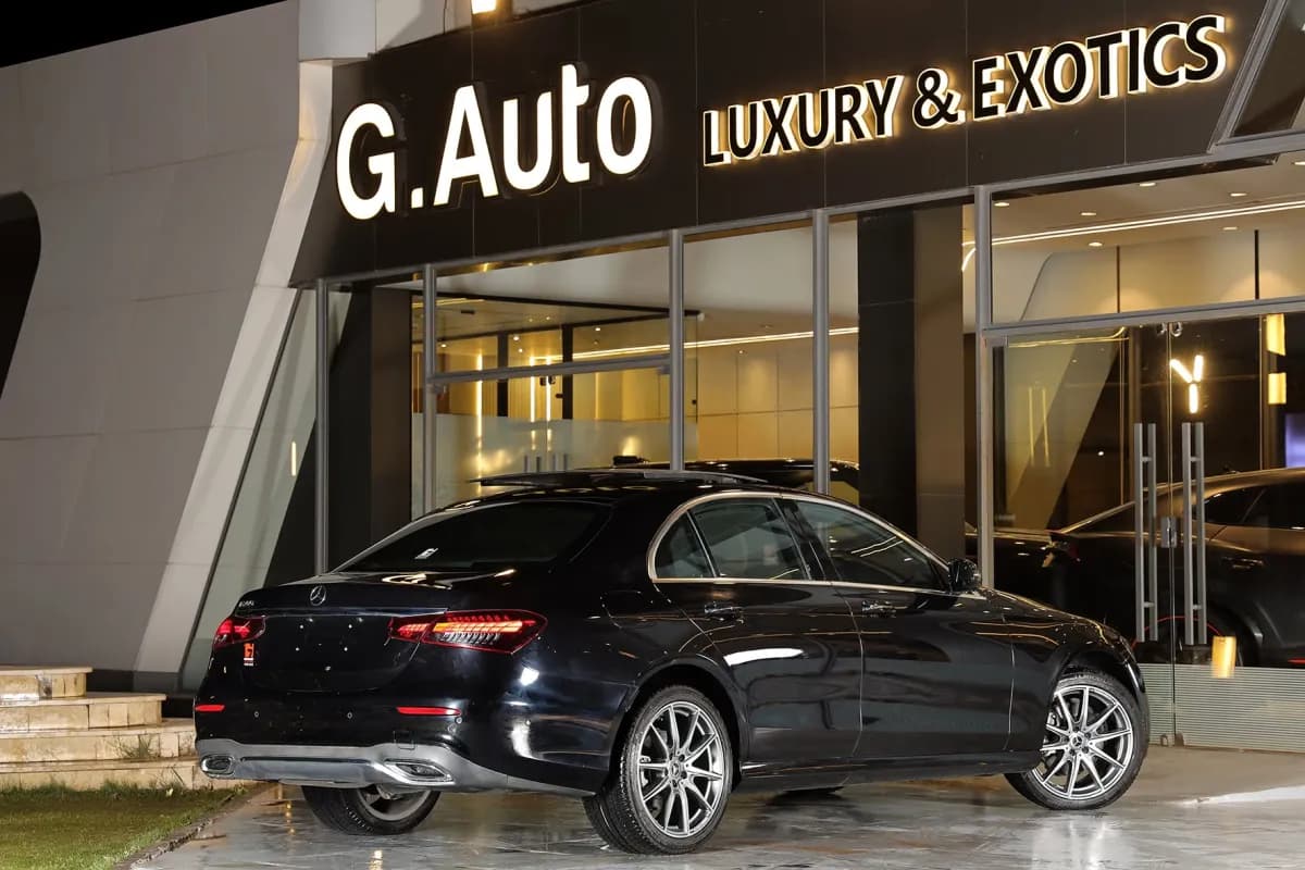 مرسيدس بنز E200 2023 ايه ام جي أسود أوتوماتيك — جديدة
