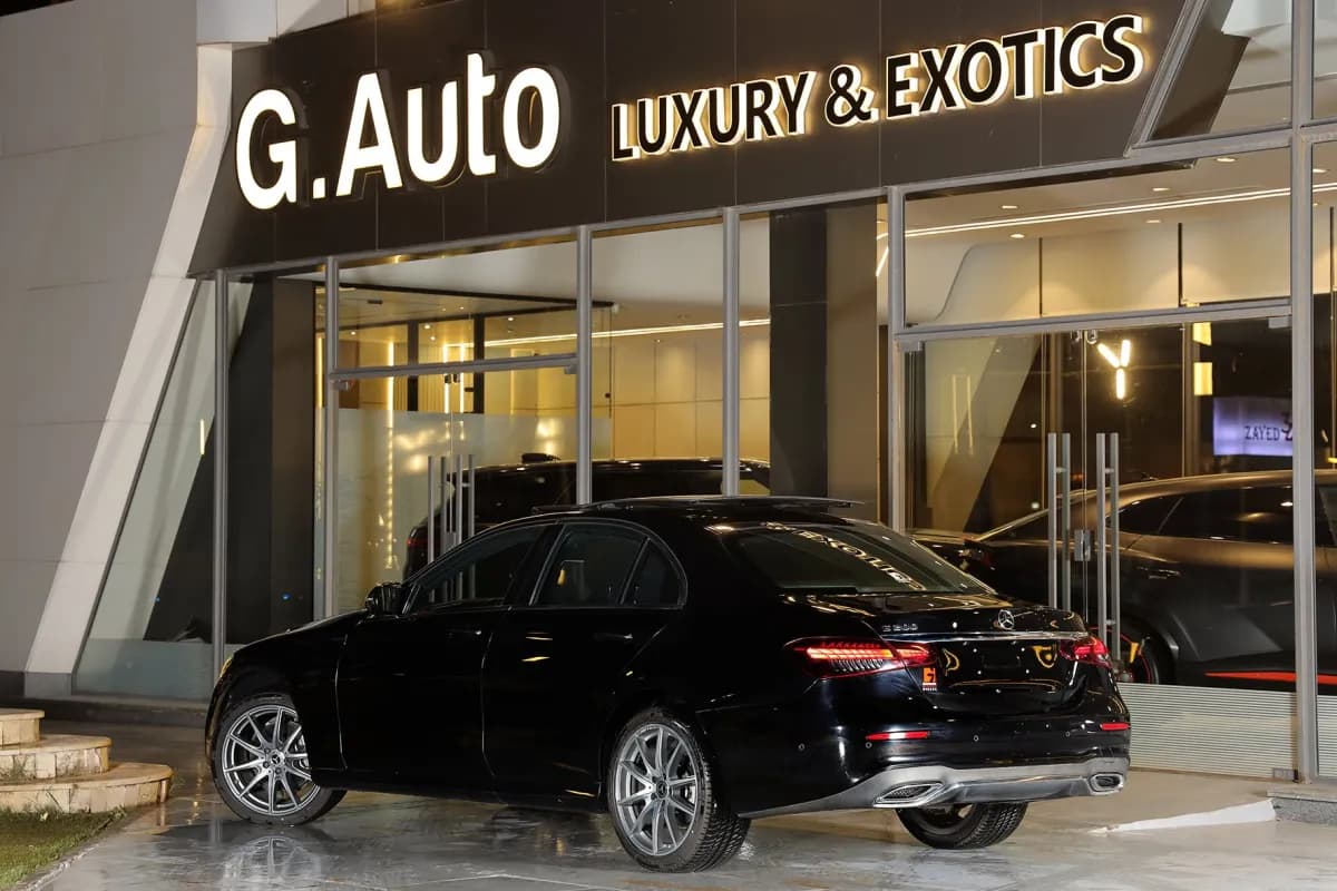 مرسيدس بنز E200 2023 ايه ام جي أسود أوتوماتيك — جديدة