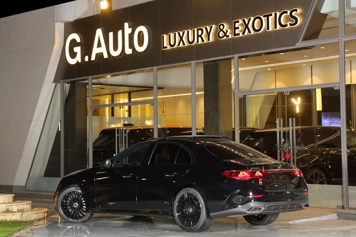 مرسيدس بنز E200 2026 بريميوم بلس أسود أوتوماتيك — جديدة