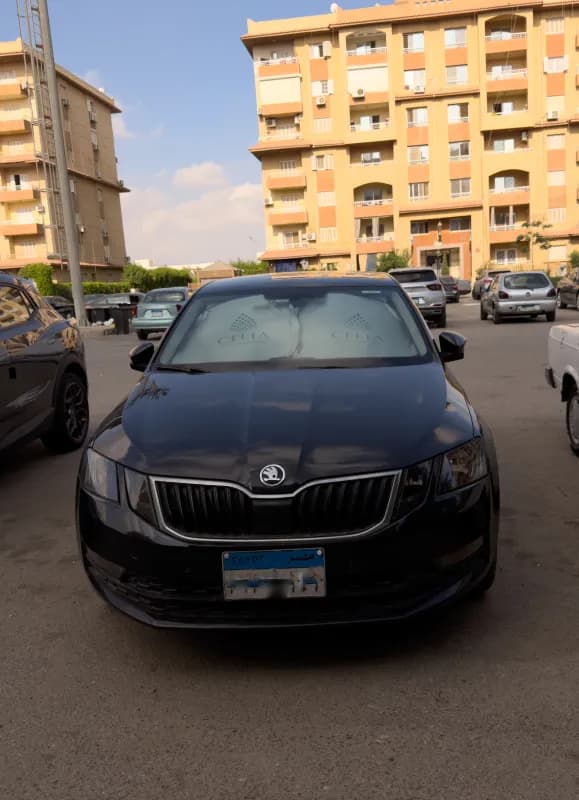 سكودا اوكتفيا A7 2020 لوفت أسود أوتوماتيك — مستعملة