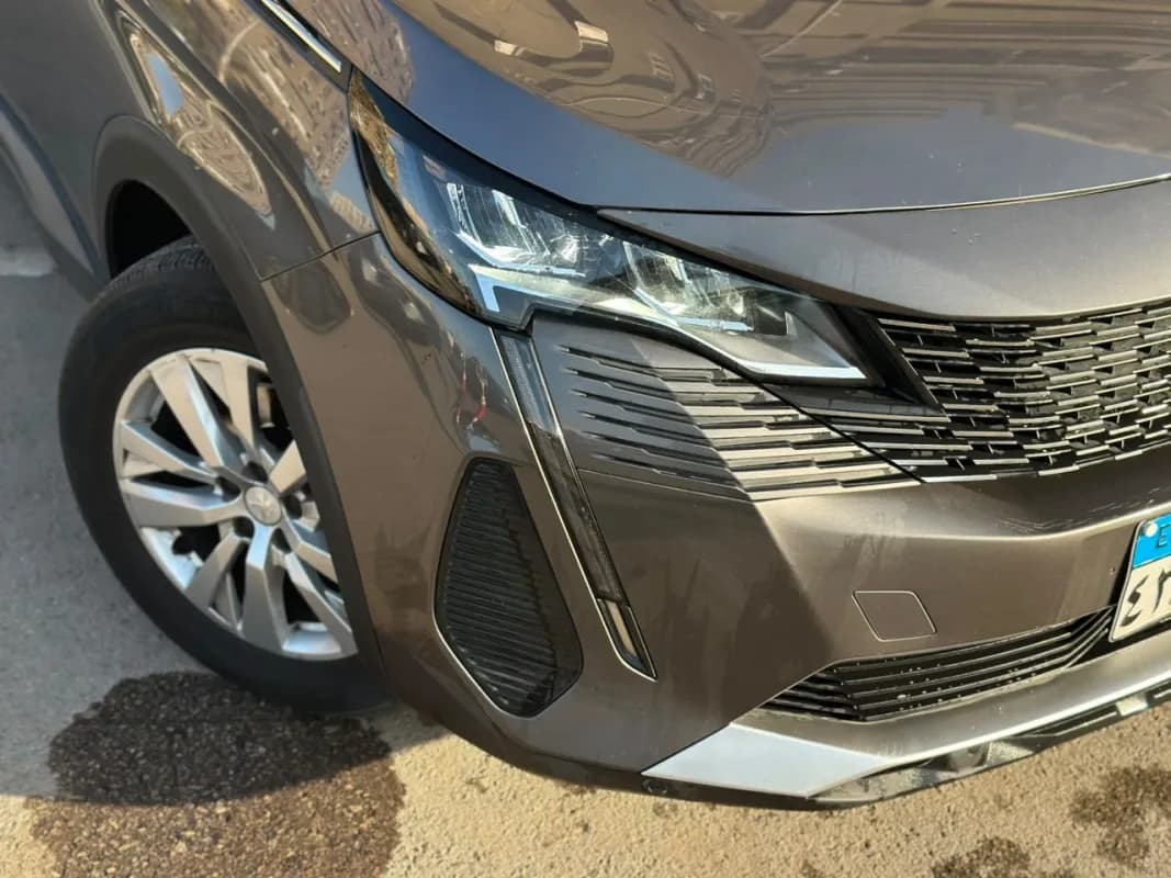 Peugeot 3008 2023 Active Gray Automatic — Used