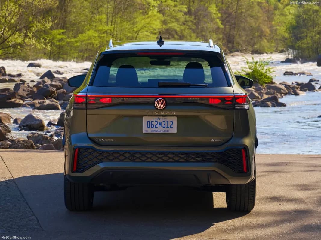 Volkswagen Tiguan 2026 R line Olive Green Automatic — New