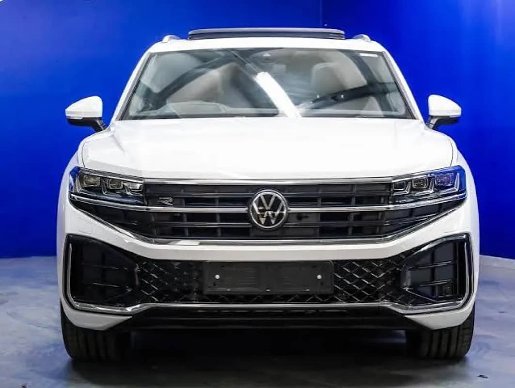 Volkswagen Touareg 2025 R line White Automatic — New