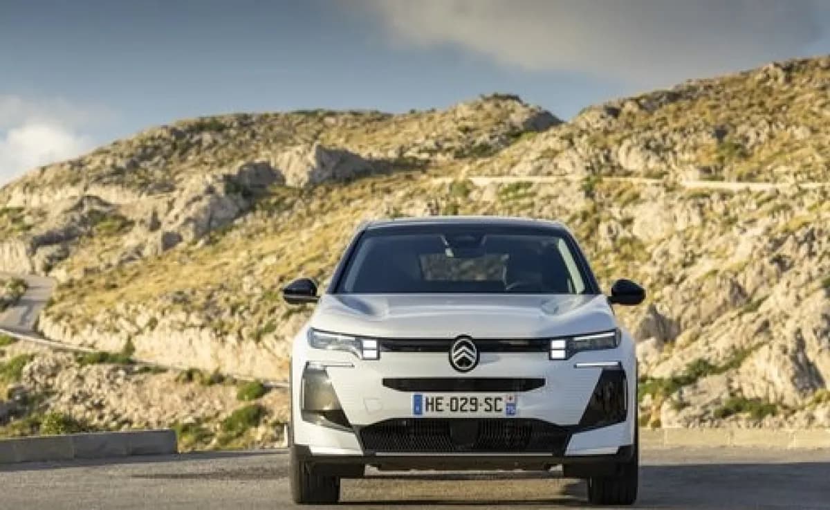سيتروين C5 ايركروس 2027 أدفانسيد أبيض أوتوماتيك — جديدة