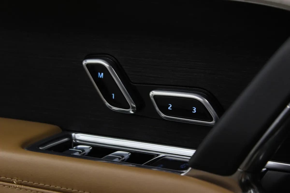 Range Rover VOGUE 2023 Autobiography v8 Green Automatic — Used