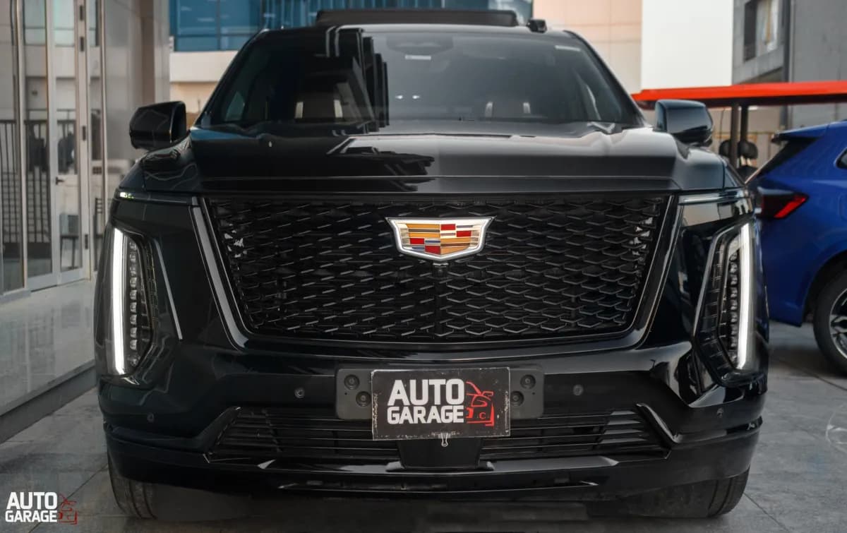 Cadillac Escalade 2026 Platinum Black Automatic — New