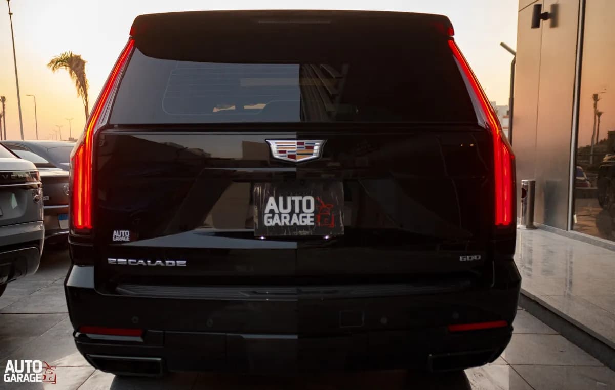 Cadillac Escalade 2026 Platinum Black Automatic — New