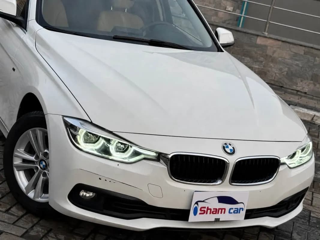 BMW 318i 2018 Luxury White Automatic — Used