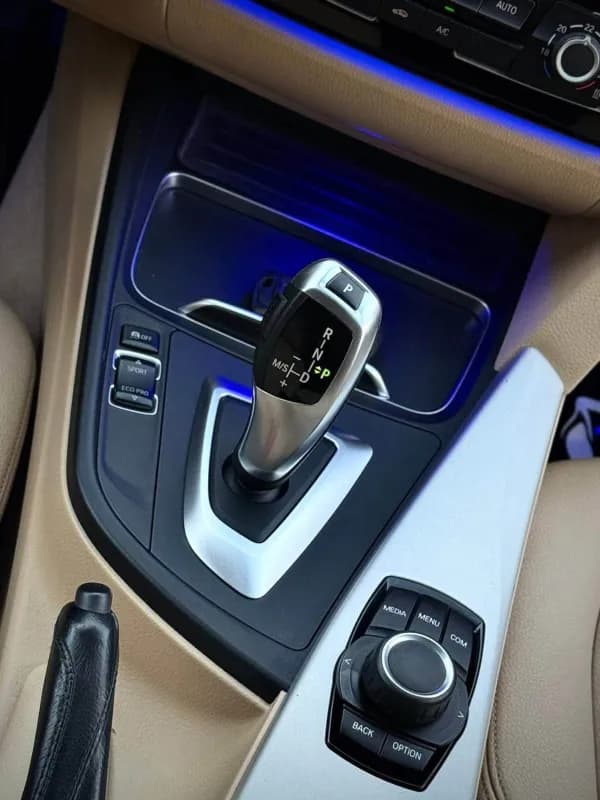 BMW 318i 2018 Luxury White Automatic — Used