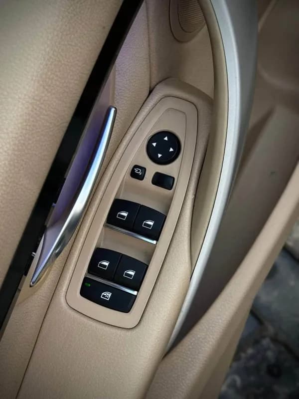 BMW 318i 2018 Luxury White Automatic — Used