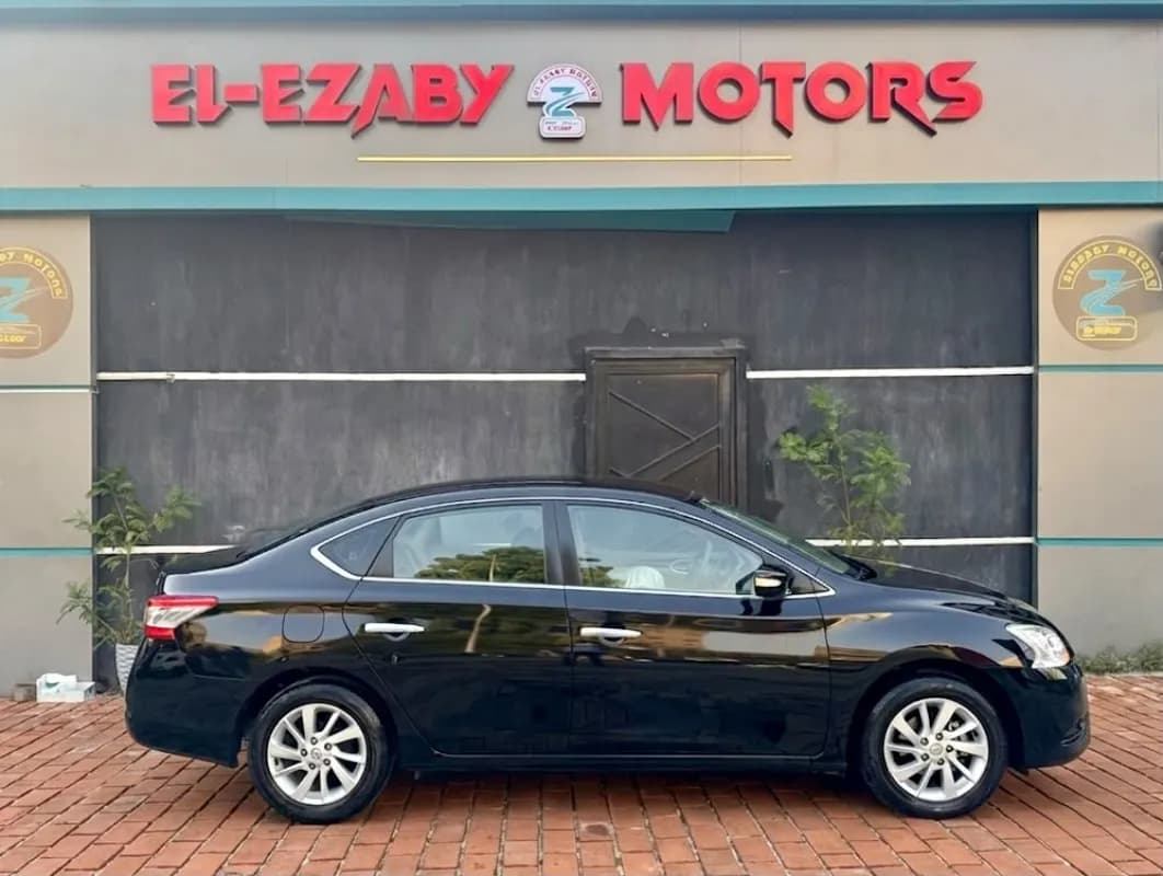 Nissan Sentra 2025 Premium Black Automatic — Used