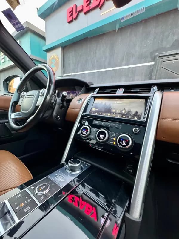 Land Rover Discovery 2018 HSE Gray Automatic — Used