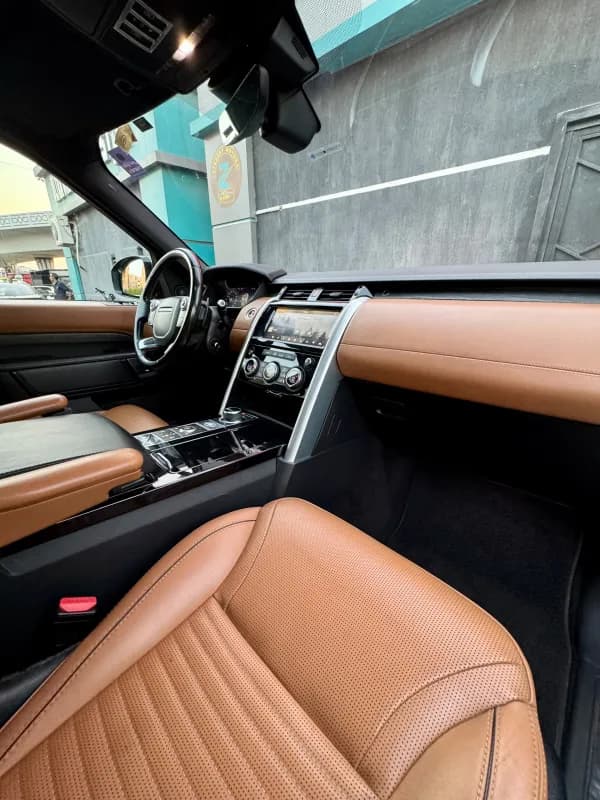Land Rover Discovery 2018 HSE Gray Automatic — Used