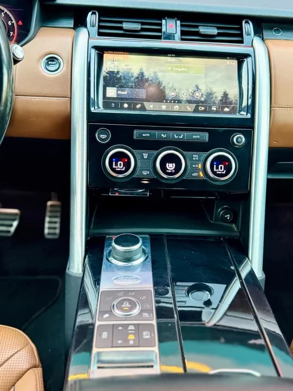 Land Rover Discovery 2018 HSE Gray Automatic — Used
