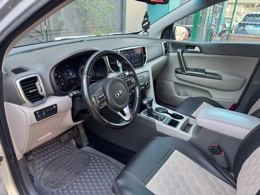 Kia Sportage 2018 LX Silver Automatic — Used