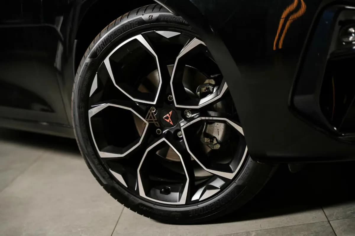 Cupra Leon 2026 V3 Black Automatic — New
